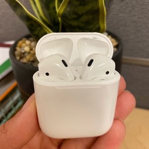Apple AirPods